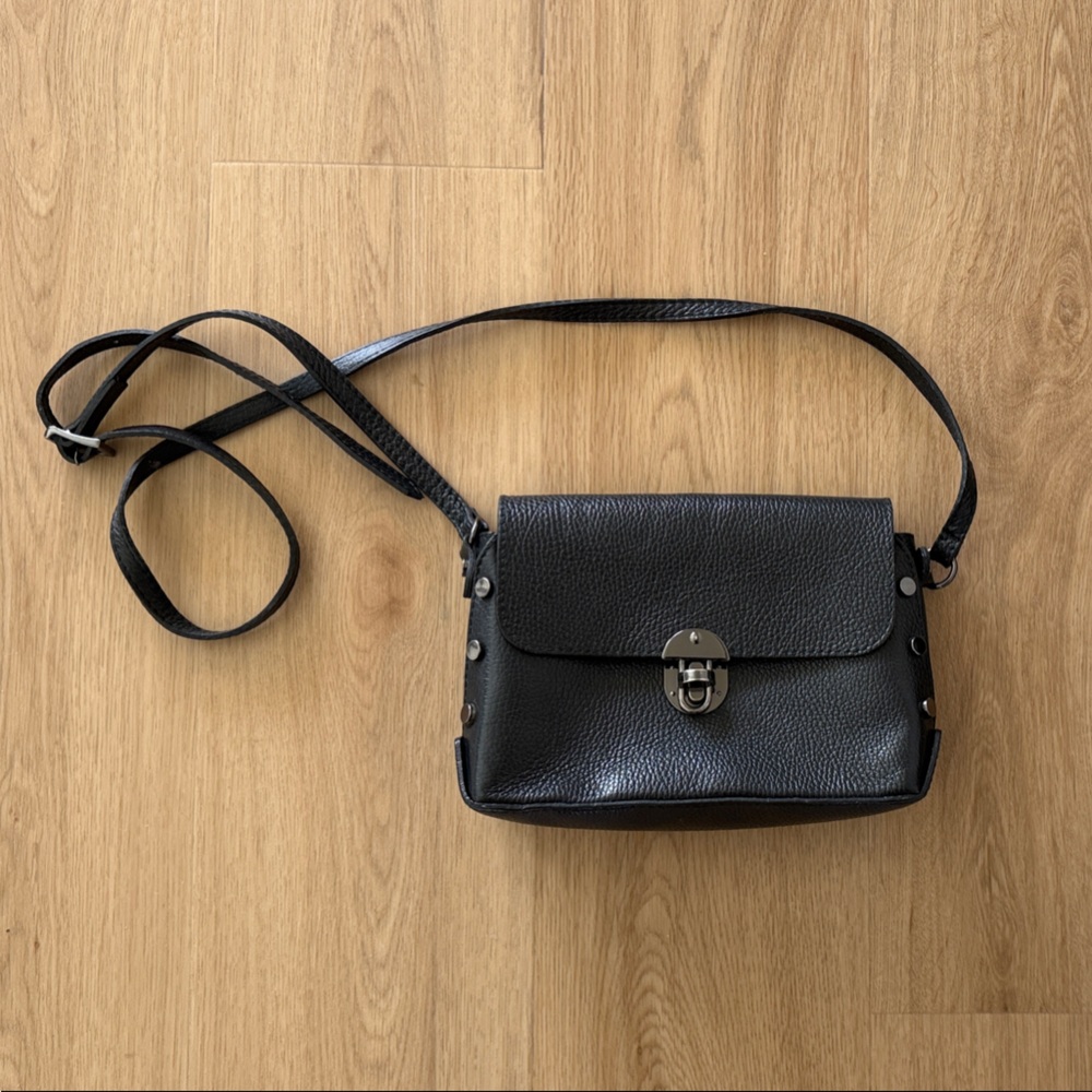 Chic Black Crossbody Bag